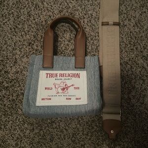 🩵 True Religion bag 🤎